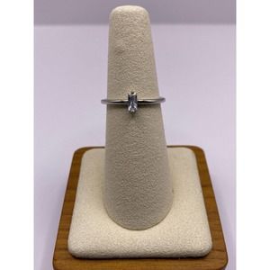 Perfectly Simple Rectangle Design Silver Solitaire Ring Engagement Wedding Ring